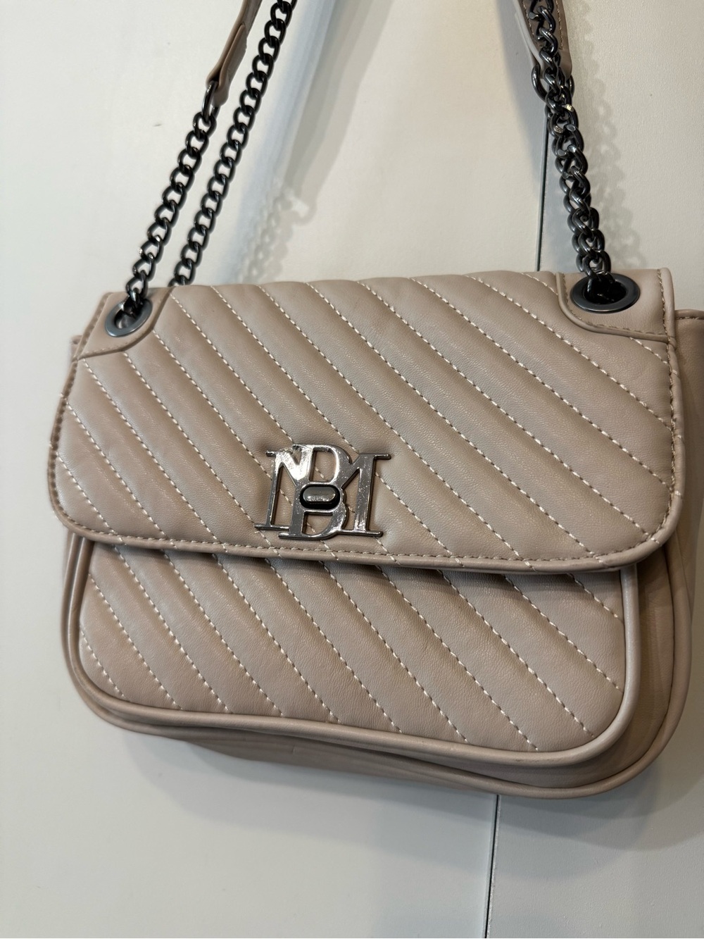 Badgley Mishka Quilted Chain Shoulder Bag